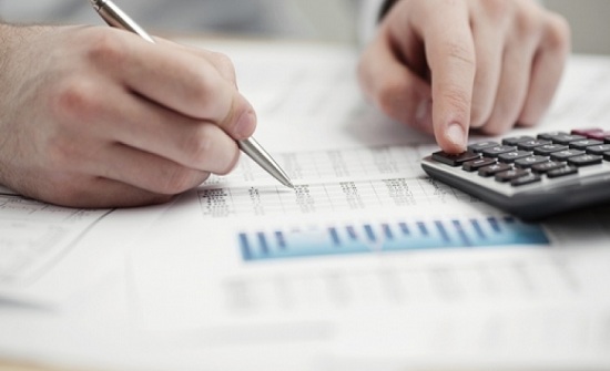 الضريبة تمهل الملزمين بتسليم البيانات والقوائم المالية لــ30 حزيران