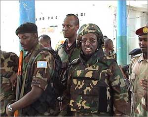 شريف يحذر الشباب والقاعدة 