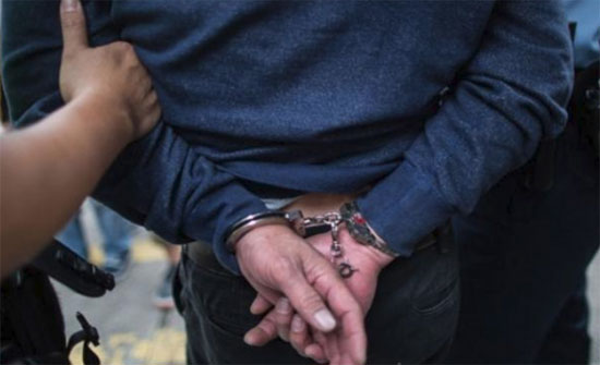 القبض على شخصبن سلبا صيدليتين في الشميساني ومرج الحمام القبض على شخصبن سلبا صيدليتين في الشميساني ومرج الحمام