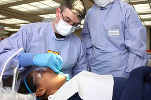 طقم أسنان يمنع رصاصة من اختراق رأس عجوز برازيلي