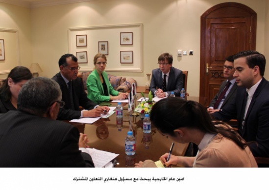 امين عام الخارجية يبحث مع مسؤول هنغاري التعاون المشترك