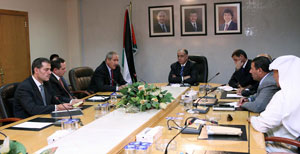 وزير الخارجية يلتقي رئيس وأعضاء لجنة الشؤون العربية والدولية النيابية