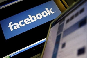 استغاثة عبر "فيس بوك" تنقذ عائلة أمريكية من سطو مسلح