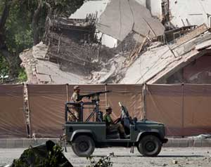 طالبان تقتل 28 جنديا باكستانيا 