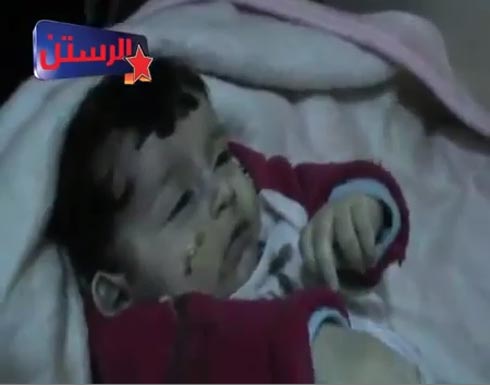 فيديو يصدم مشاهديه : طفل يتجمد من البرد حتى الموت في الرستن فيديو يصدم مشاهديه : طفل يتجمد من البرد حتى الموت في الرستن