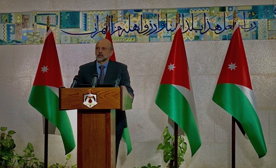 الرزاز يعلن عن برامج "ضمان1"و"ضمان2" وأخرى للحماية الاجتماعية وستشمل 400 ألف أسرة