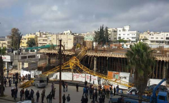 عمان:  فتح الشارع عقب سقوط رافعة أمام حركة السير