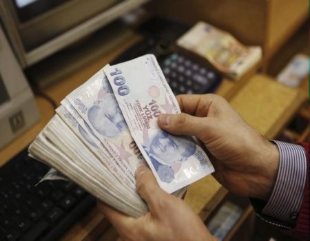 المخاوف السياسية تدفع الليرة التركية لأدنى المستويات المخاوف السياسية تدفع الليرة التركية لأدنى المستويات