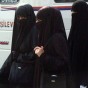 نساء مسلمات يرتدين النقاب - ارشيفية