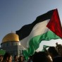 فلسطينيين رافعين علم فلسطين - ارشيفية