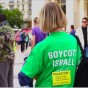 قمصان دعاة المقاطعة كتبوا عليها "مقاطعة إسرائيل"