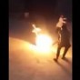 لحظة إشعال بائعة متجولة النار في جسدها
