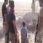 جنود عراقيون يعدمون شاباُ في الموصل