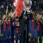 فريق برشلونة خلال تتويجه بلقب الدوري
