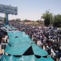 المتظاهرون أقاموا خيما أمام مقر الجيش السوداني مطالبين برحيل البشير