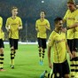 لاعبو دورتموند يحتفلون بالانتصار