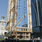 عامل على رافعة  -  ارشيفية