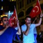 جموع من الشعب التركي نزلت الى الشوارع رفضاً للانقلاب