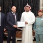 المدير التنفيذي لمجموعة البداد كابيتال السيد زايد البداد يكرم مدير عام الدفاع المدني بدبي اللواء خبير راشد ثاني المطروشي