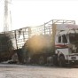 إحدى شاحنات الإغاثة الأممية التي تعرضت لقصف جوي الاثنين بحلب