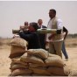 الملك يطلق صاروخا