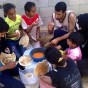 اسرة فقيرة - ارشيفية