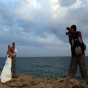 رجل يلتقط صورة- أرشيفية