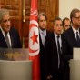 رئيس الوزراء المصري ابراهيم محلب ونظيره التونسي الحبيب الصيد في مؤتمر صحفي بتونس الثلاثاء