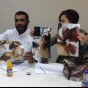 والد أنس الشاعر وهو يطالب بحق ابنه - أرشيف