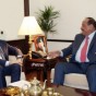 وزير الداخلية سلامة حماد وسفير الاتحاد الاوروبي في عمان اندريا ماتيو فونتانا