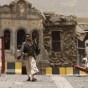 مسلح حوثي بالقرب من وزارة الدفاع في صنعاء - ارشيف