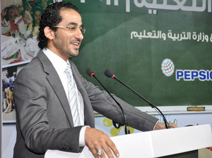 احمد حلمي.. سفير الامم المتحدة لمشروع "الغذاء من اجل التعليم"!