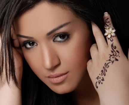 اسماء لمنور: قد اضحي بالفن من اجل عائلتي! اسماء لمنور: قد اضحي بالفن من اجل عائلتي!