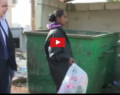 بالفيديو – قاتلو الطفلة في حاوية النفايات يمثّلون جريمتهم! وتفاصيل صادمة…