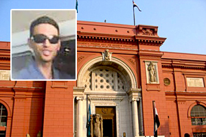 مصري يقهر العمى ويحقق حلم الإرشاد السياحي