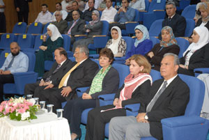 مناقشة مشاريع تخريج الفوج الأول من طلبة  تمريض السرطان في الجامعة الهاشمية