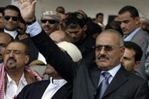 حالة عبدالله صالح سيئة وهادي يتولى السلطات الرئاسية 