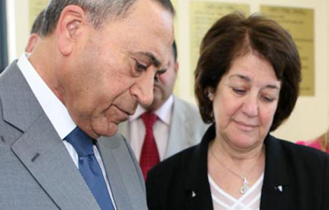 موظفة بصندوق المعونة للبخيت : والله يا دولتك مبارح حلمت فيك واليوم شفتك 