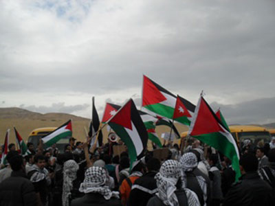 المئات في " مسيرة العود 2 " بساحة الكرامة 