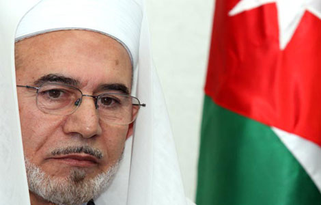 30 قاضيا يستغيثون بالملك لإعادة قضاة شرعيين أحالهم هليل على التقاعد ( نص الرسالة و التوضيح ) 