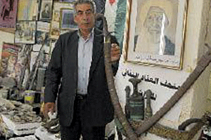 فلسطيني يشد الرحال بحثا عن أسرة مصري استشهد في غزة