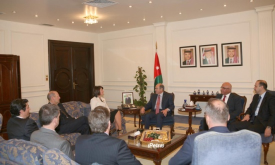 الملقي يستقبل وفد المعهد الديمقراطي الوطني والمعهد الجمهوري الدولي الملقي يستقبل وفد المعهد الديمقراطي الوطني والمعهد الجمهوري الدولي