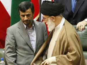 تواصل الانتقادات ضد نجاد من قبل المحافظين رغم دعوة خامنئي للتهدئة