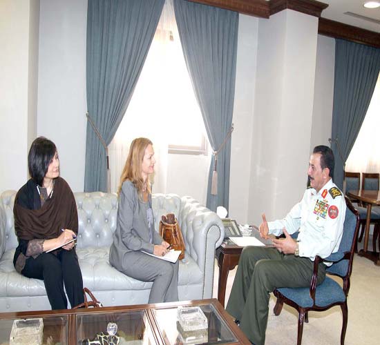 رئيس هيئة الاركان المشتركة يستقبل رئيس اللجنة الدولية للصليب الاحمر