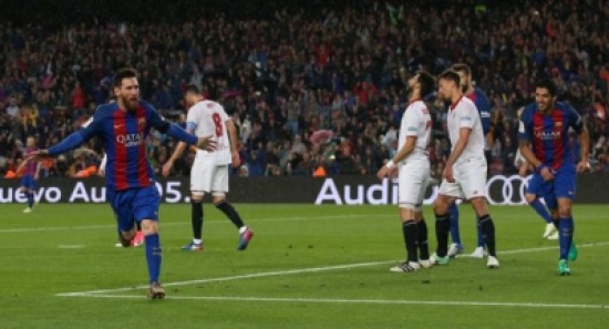 فيديو: برشلونة يكتسح إشبيلية بثلاثية.. وهدف خيالي لسواريز