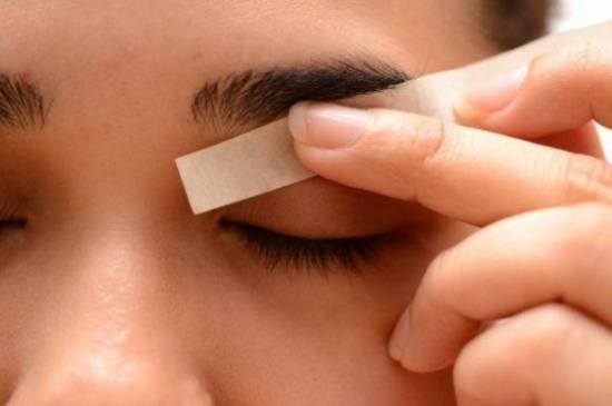 إحذري إزالة الشعر بالشمع بهذه الحالة.. قد تُقتلع بشرتكِ!