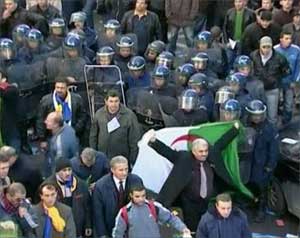 اتهامات للجزائر بمعاداة الثورات العربية    