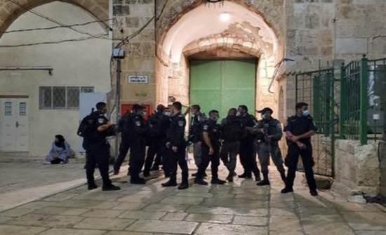 استشهاد فلسطيني على مدخل باب حطة قرب المسجد الأقصى استشهاد فلسطيني على مدخل باب حطة قرب المسجد الأقصى