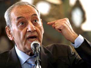 نبيه بري: ثورة الأرز لا تبالي بالدستور وتحاول إحباط المبادرة النيابية