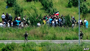 استمرار تدفق النازحين السوريين إلى تركيا